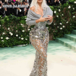 KIM KARDASHIAN TAMPIL SANGAT MENCOLOK SAAT MET GALA 2024