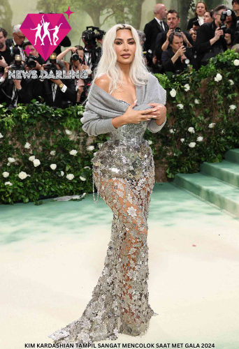Kim Kardashian Tampil Sangat Mencolok Saat Met Gala 2024